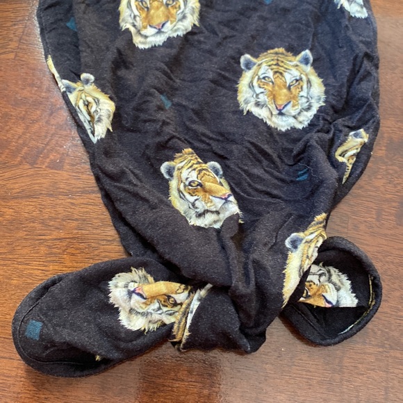 Posh Peanut 0-3 mos Tiger print knotted sleeper. - Picture 5 of 7